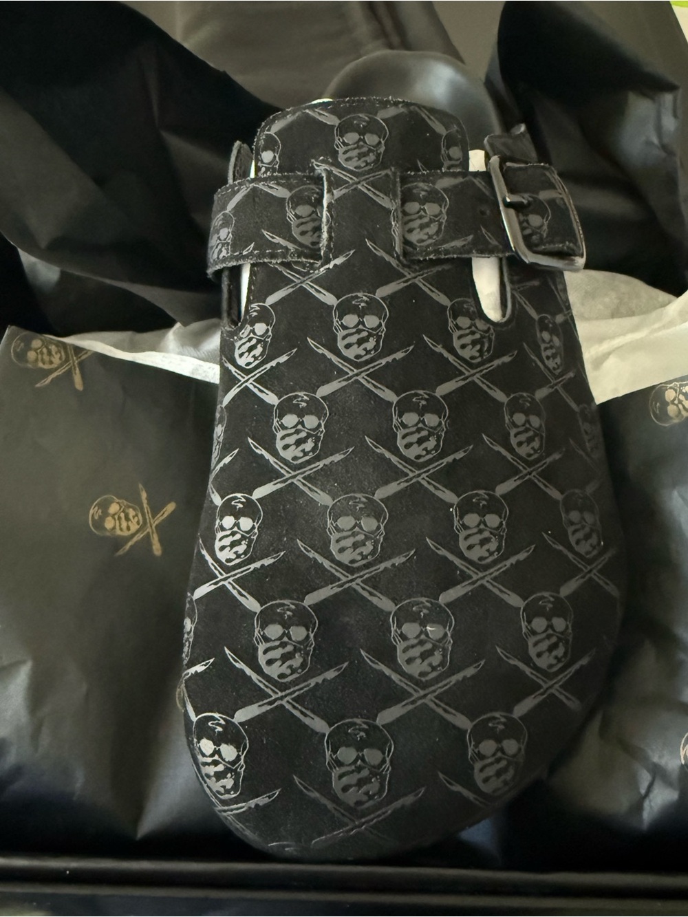 Black Skull-Print Men's Slip-On Loafers - Picture 3 of 7